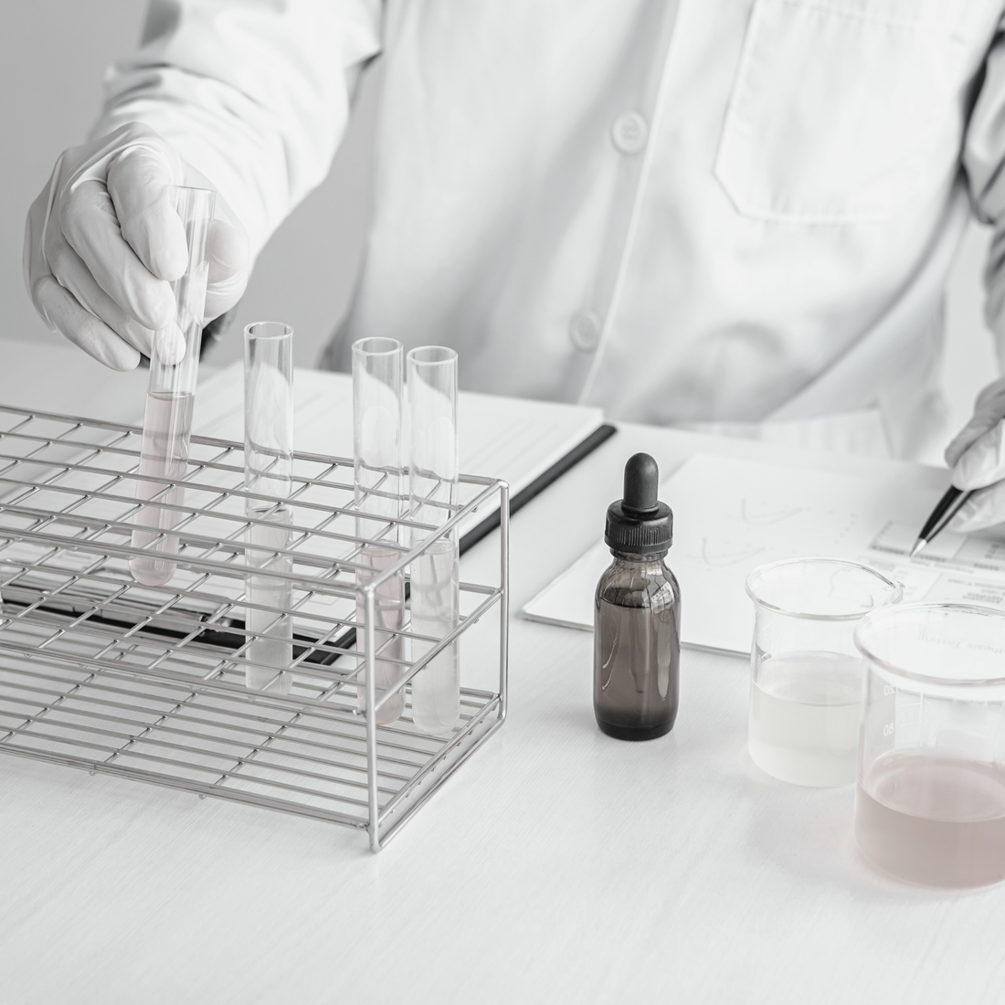 Wie 2-Desoxy-D-Ribose auf zellulärer Ebene entsteht und wirkt