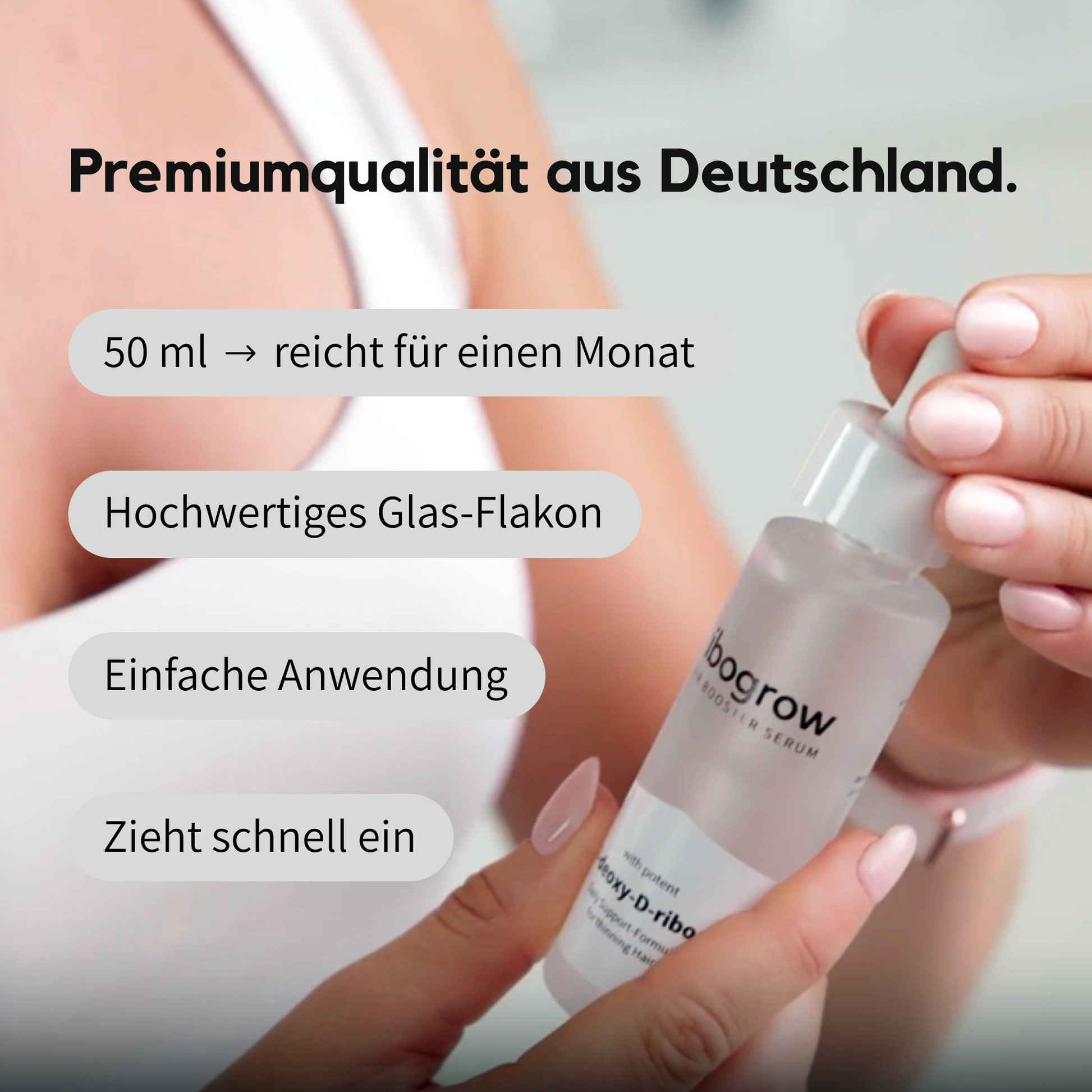 Hand hält das ribogrow Hair Booster Serum im hochwertigen Glasflakon. Auf dem Bild stehen die Vorteile des Haarwuchsserums: 50-ml-Flasche reicht für einen Monat, Premiumqualität aus Deutschland, einfache Anwendung und schnelle Absorption. Moderne Produktdarstellung für Haarwachstum und Haarausfall-Behandlung.