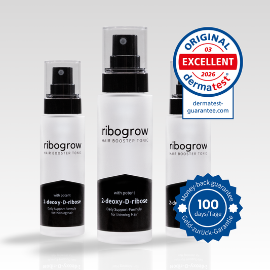 Zeigt den ribogrow Hair Booster Tonic 3er Pack, geeignet für 3 Monate Anwendung mit 100 Tage Geld-zurück-Garntie-Siegel und Dermatest Logo