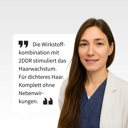 Junge Ärztin im weißen Kittel und blauer Kleidung lächelt in die Kamera, daneben ein Zitat: „Die Wirkstoffkombination mit 2DDR stimuliert das Haarwachstum. Für dichteres Haar. Komplett ohne Nebenwirkungen.“ auf weißem Hintergrund mit Anführungszeichen-Design.